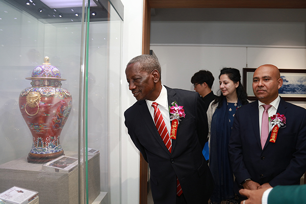 卡尹亚莫观看大国雄风.JPG 卡尹亚莫观看大国雄风.JPG