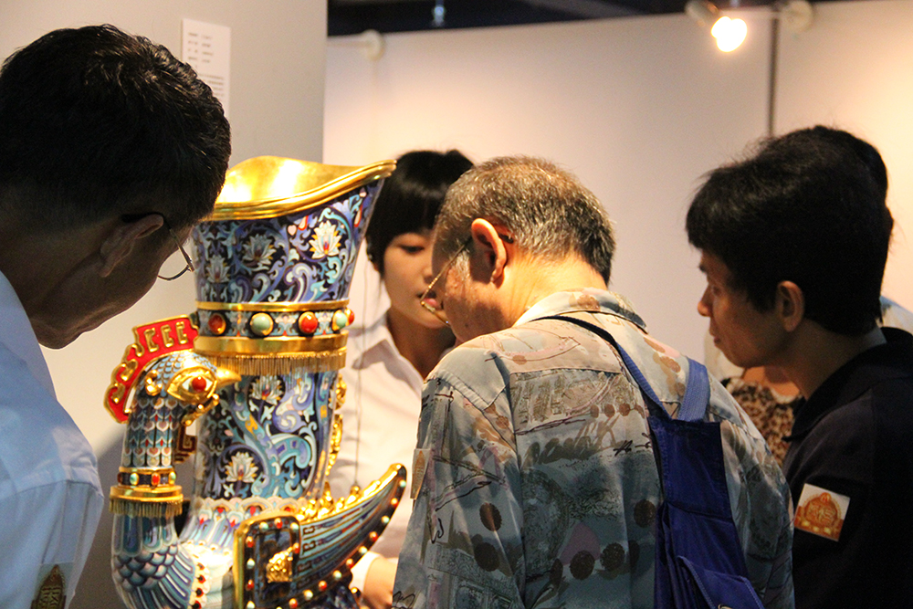 People's Daily Online: two masters of Chinese enamel art exhibition tour, a perfect close in Guangzhou