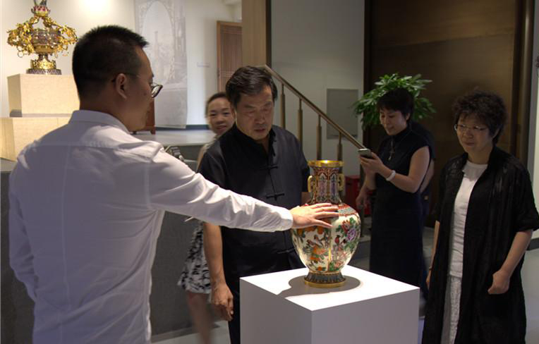  Rong Hui achieved strategic cooperation with the cultural communication of the Palace Museum in Beijing. The culture creation center unveiled today.