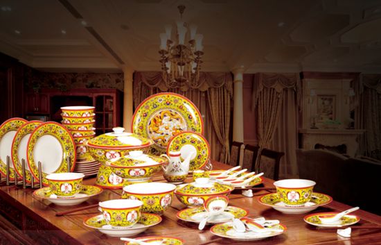  The Imperial Palace first released “Health and peace• royal Porcelain banquet”. Experts give high praise to it